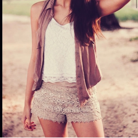 Sans Souci Lace Shorts - Picture 1 of 8
